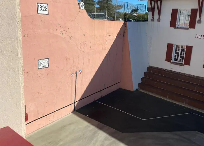 Du Fronton فندق 3*