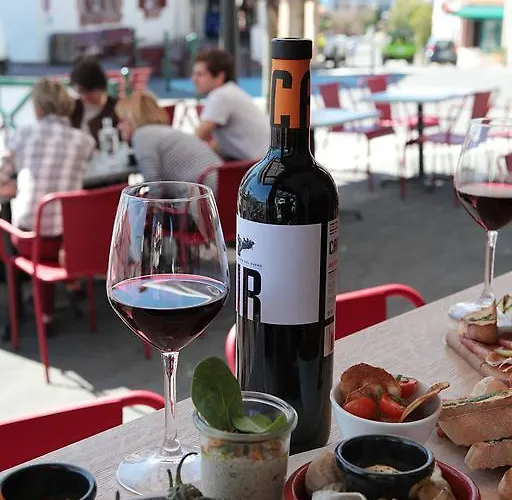 Du Fronton فندق بيدار